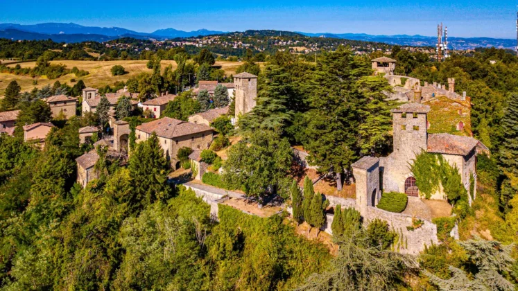 Borgo e castello di Monfestino