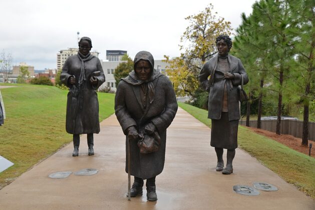 Guided-by-Justice-di-Dana-KingNational Memorial for Peace and Justice, Montgomery