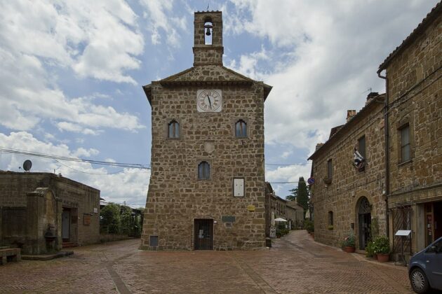 Piazza-del-Pretorio-sovana