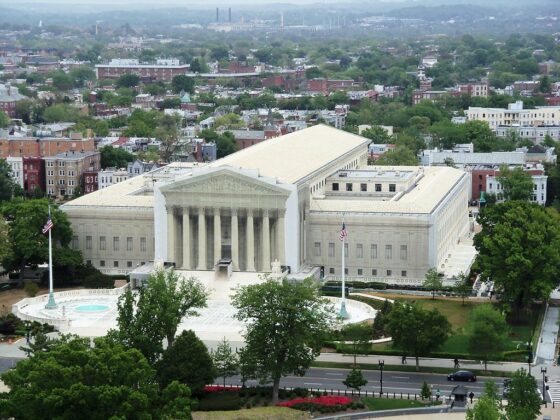 U.S._Supreme_Court_Building