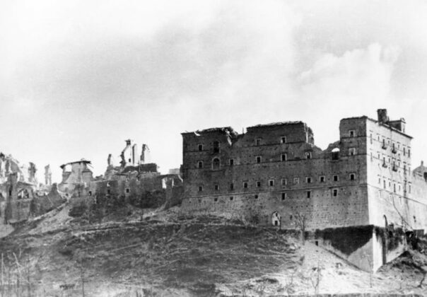 distruzione dell'abbazia di montecassino